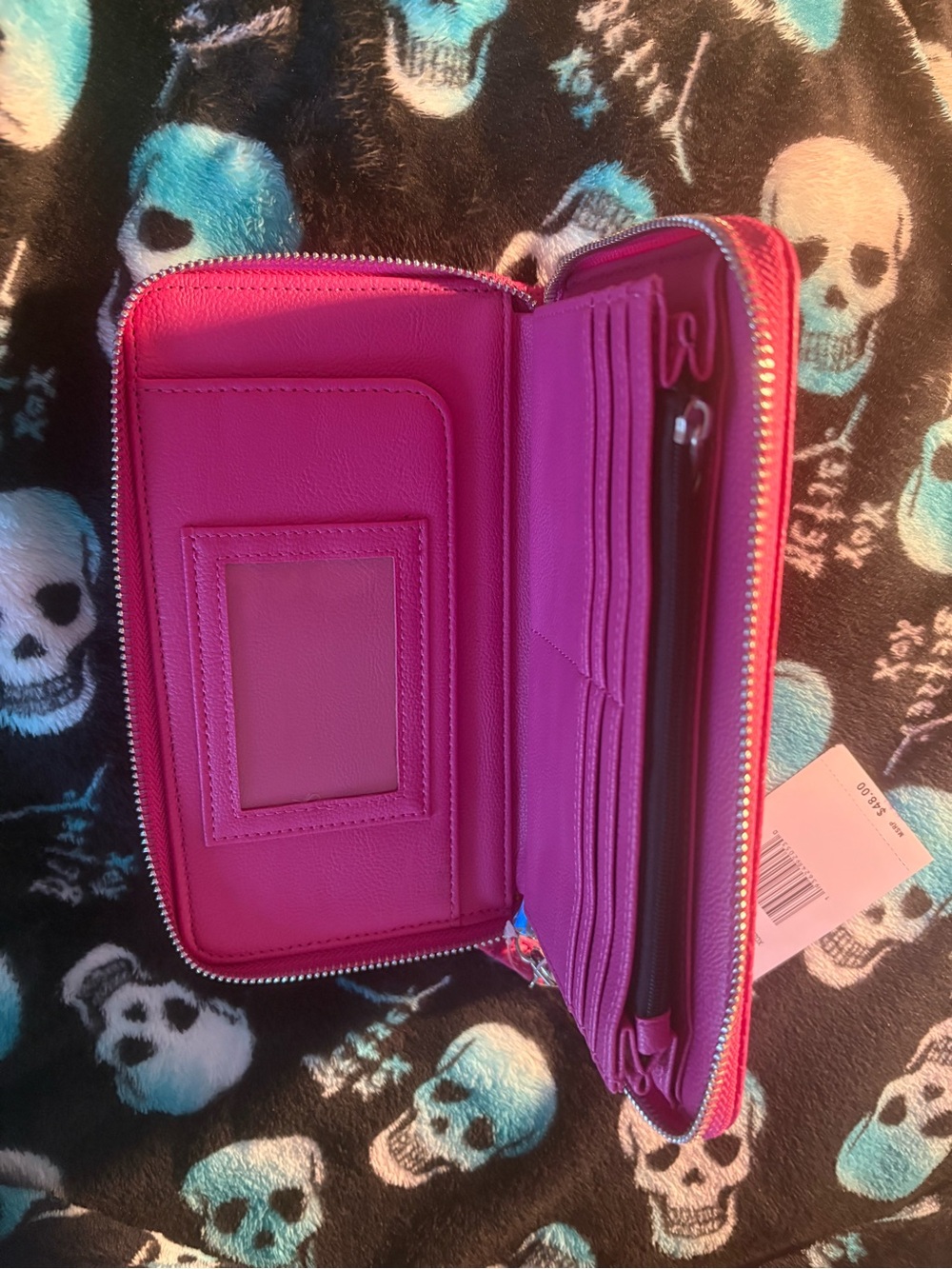 BNWT BETSEY JOHNSON Hot Pink Skulls Wallet Wristlet - Picture 3 of 3